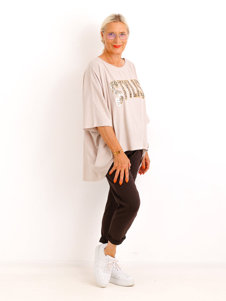 Curvy-Oversize-Shirt STELLA.S – Leo-Statement mit Glitzer-Print – Gr. 42-52