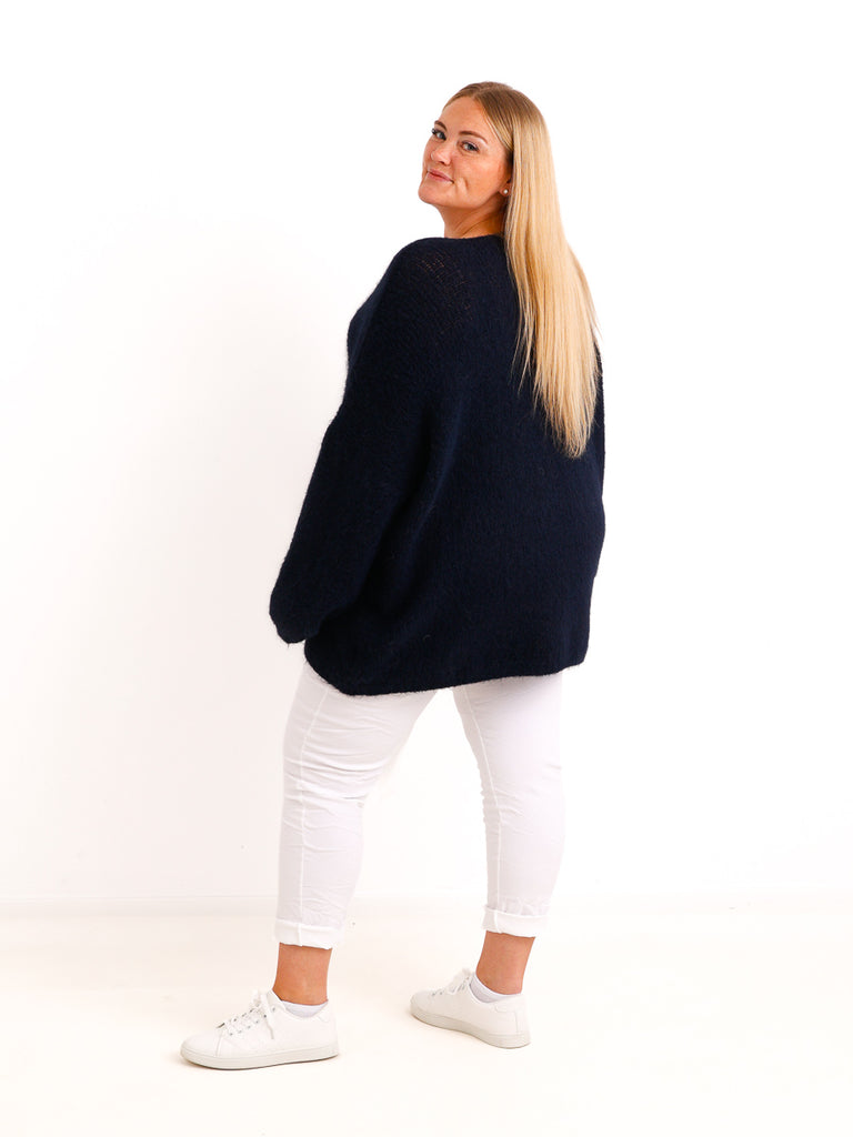 Curvy Pullover LUNESSA – Lässiger Longstyle mit Herz-Motiv – Gr. 42–50