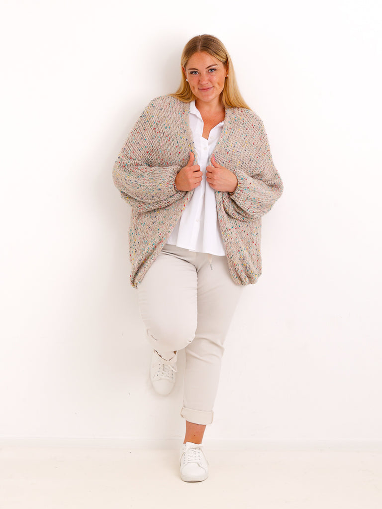 Curvy Strickjacke LIORELLE – Leichter Oversize-Strick mit Herz – Gr. 42–54