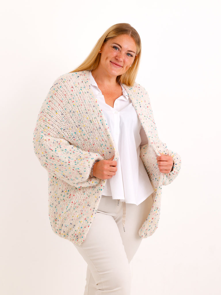 Curvy Strickjacke LIORELLE – Leichter Oversize-Strick mit Herz – Gr. 42–54