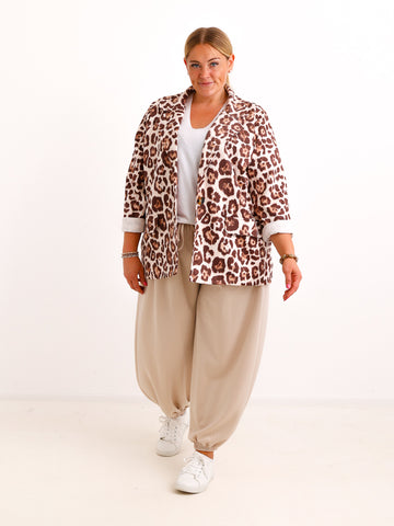 Curvy Size Blazer ELVARI – Leo-Look mit klassischem Reverskragen – Gr. 44–54