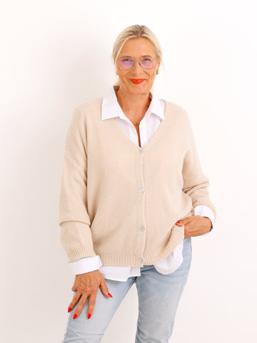 Strickjacke ENELI – Kuscheliger Alpaka-Mix mit Perlmuttknöpfen – Gr. 38–44