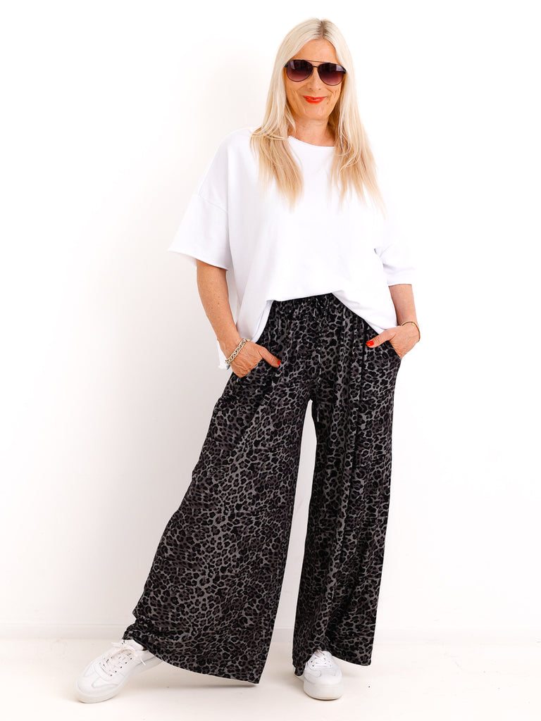 Jersey Marlene-Hose JONAS.S – Viskose-Mix – Leo-Muster – Gr. 38-48