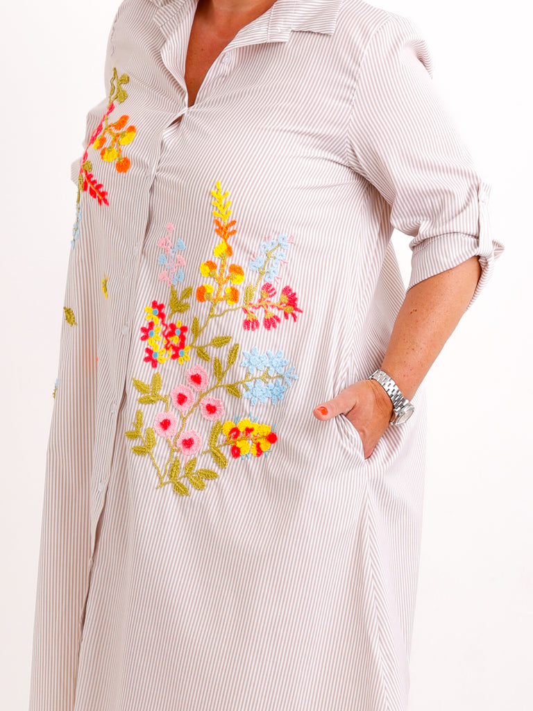 Midi-Blusenkleid ANNA.S – Florale Stickerei  – Gr. 38-44
