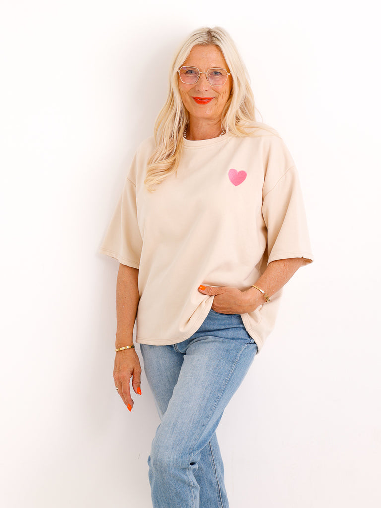 Oversize Kurzarm-Sweater DOLLY.S – Herz-Patch – Soft-Haptik – Gr. 38-42