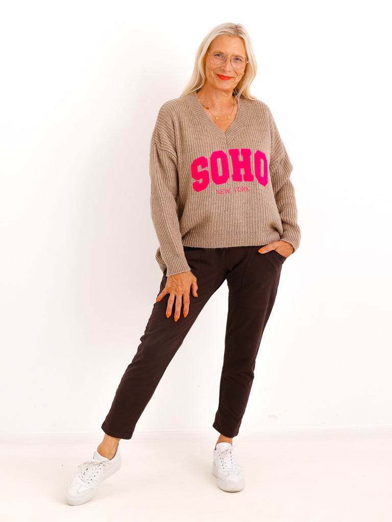 Oversize Strickpullover AURETT – V-Ausschnitt & SOHO-Design – Gr. 38–44