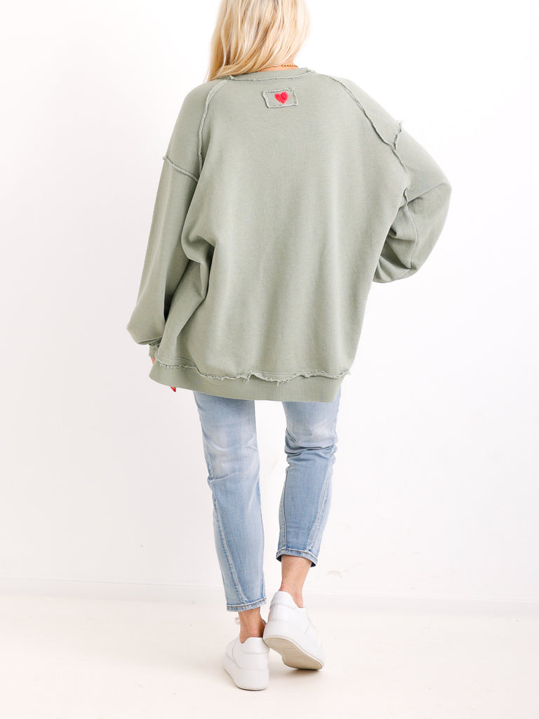 Oversize-Sweater FENJA mit Inside-Out-Nähten & Herz-Patch – Gr. 38-46