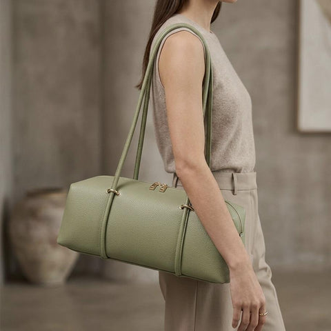 Echtleder-Schultertasche AVERY.S – Moderne Barrel-Bag im cleanen Design